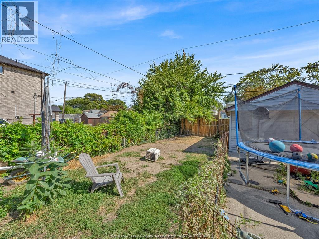 1560 JANETTE AVENUE - 22