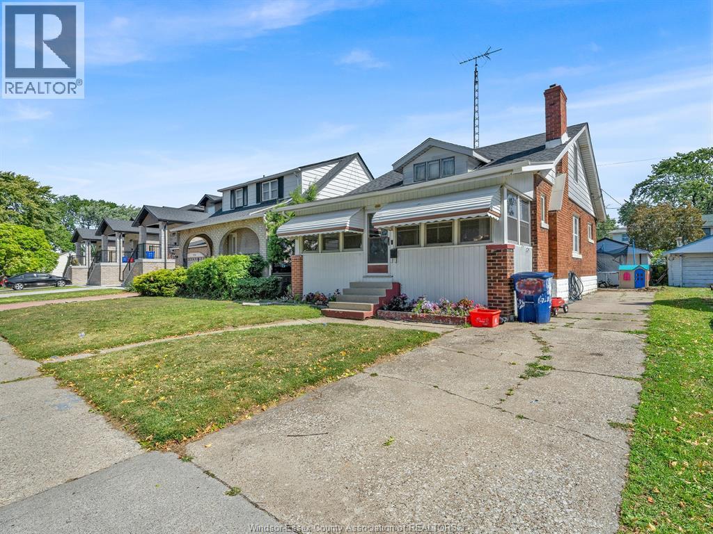 1560 JANETTE AVENUE - 25