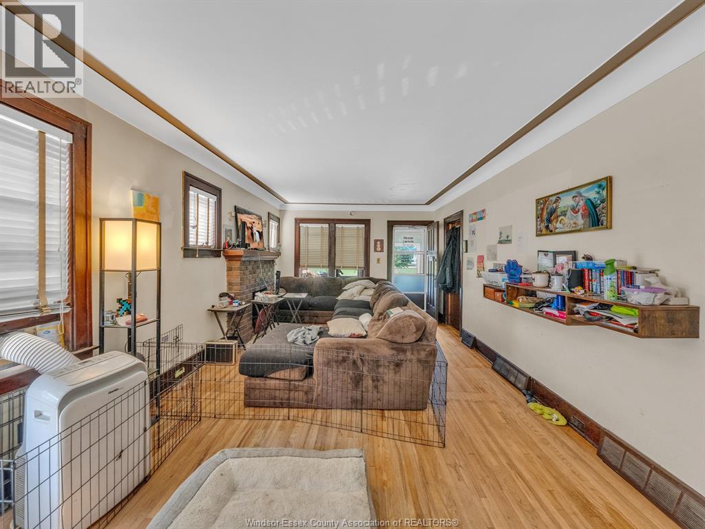 1560 JANETTE AVENUE - 4