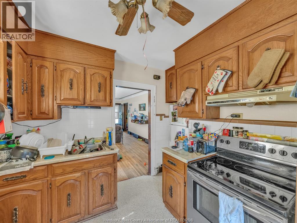 1560 JANETTE AVENUE - 10