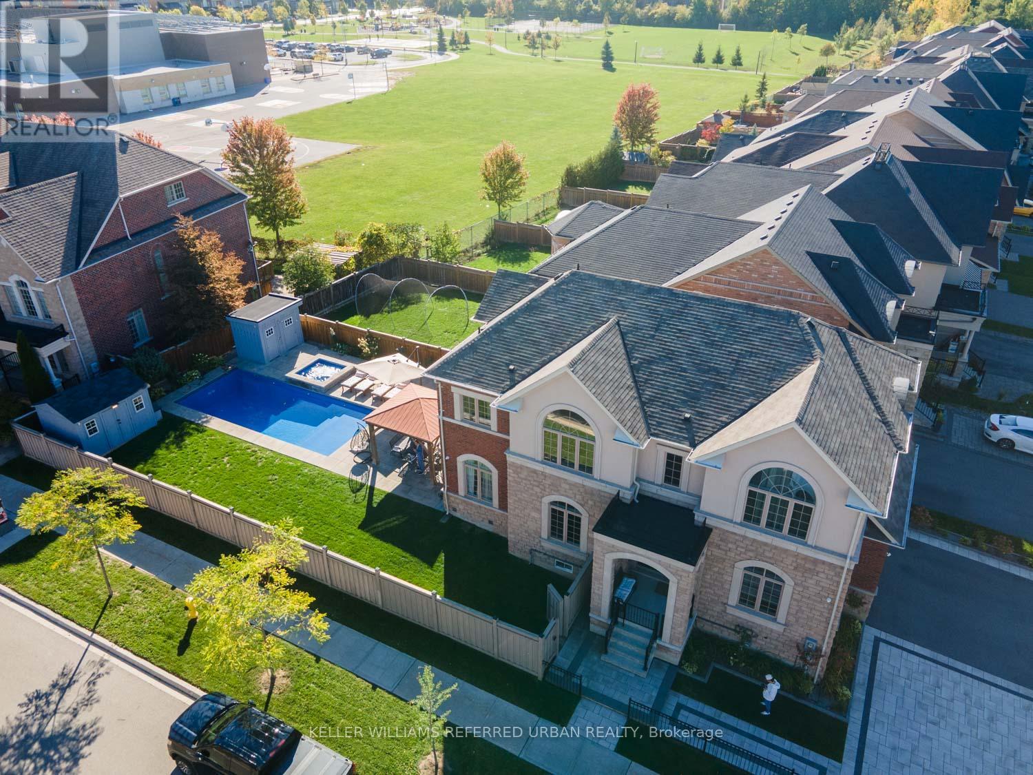 79 CHAIWOOD COURT - 3