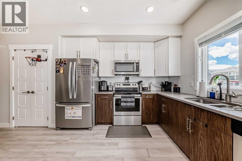 107 Lucas Boulevard NW — photo 9