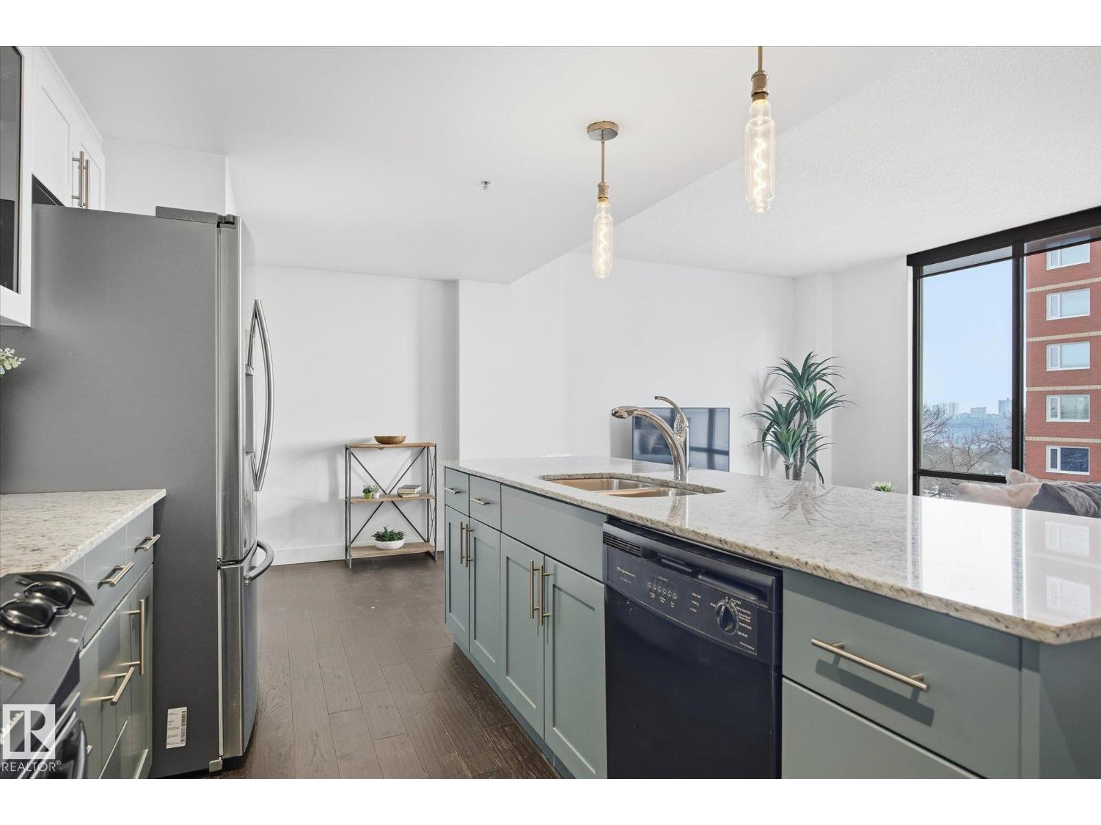 #506 10028 119 ST NW - 8