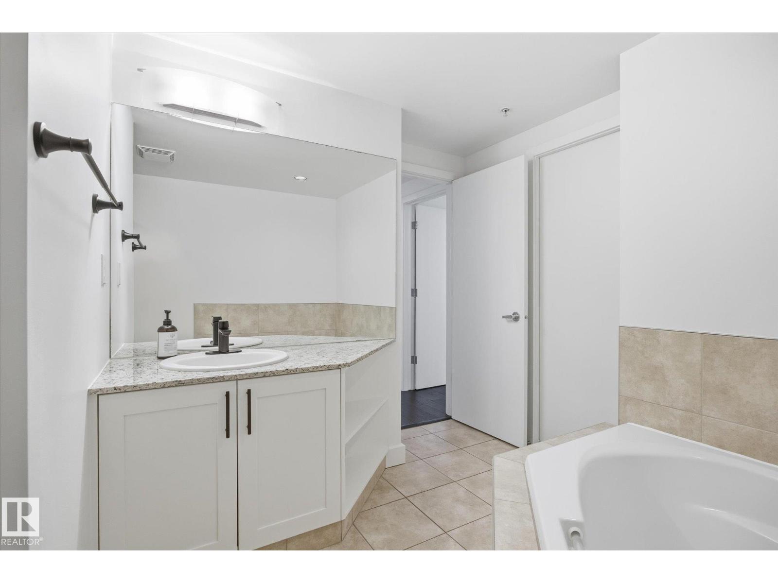#506 10028 119 ST NW - 14