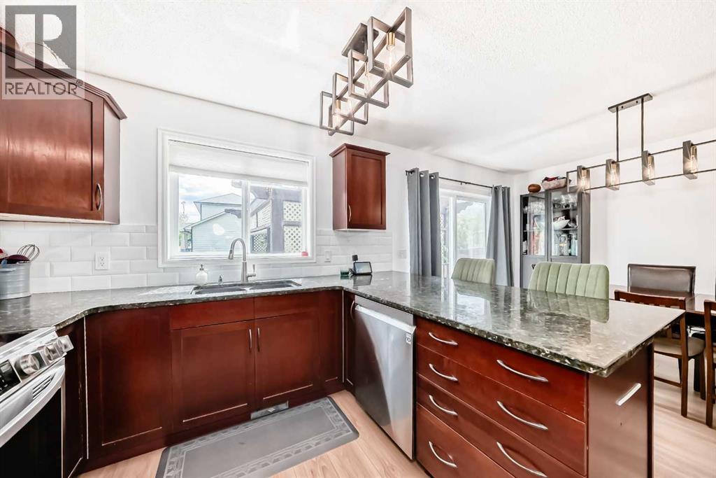 21 Mckinnon Street NW — photo 8