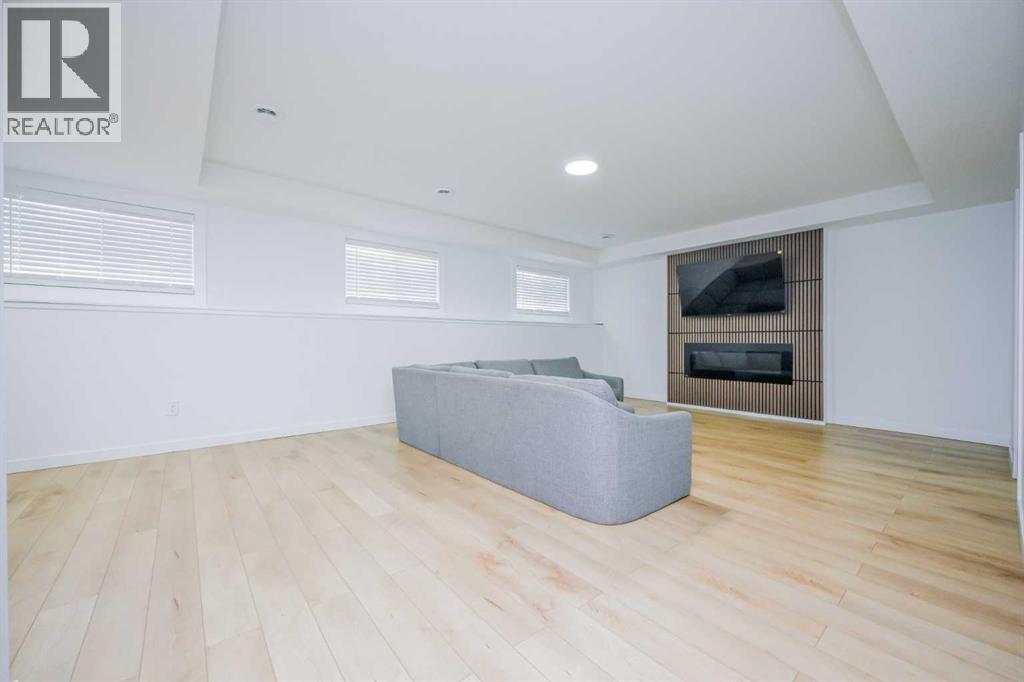 9086 81 Avenue - 19