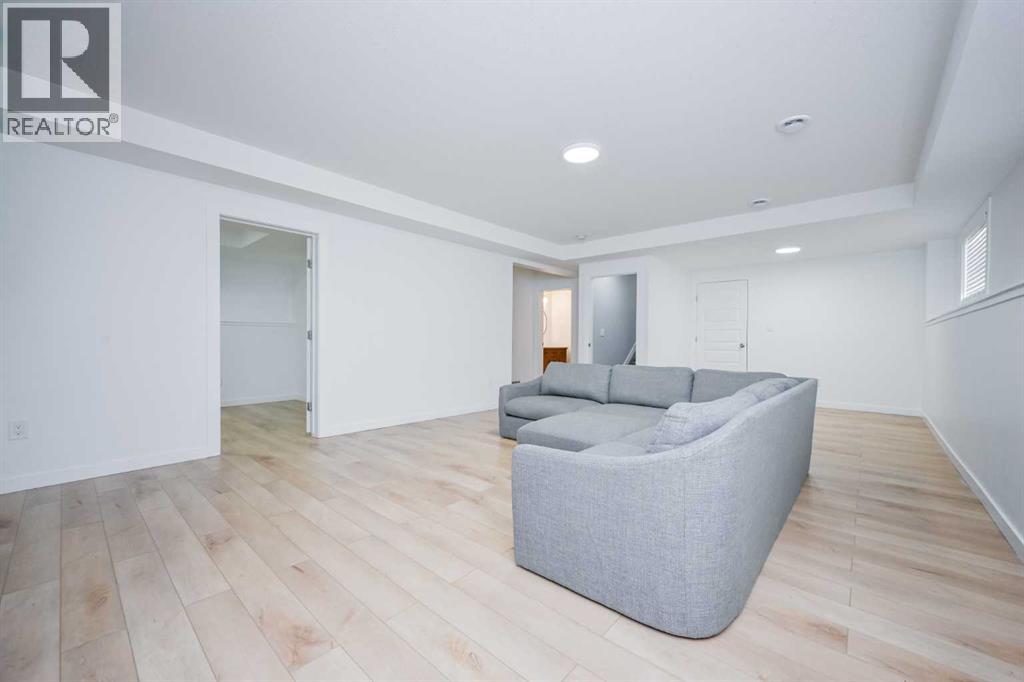 9086 81 Avenue - 21