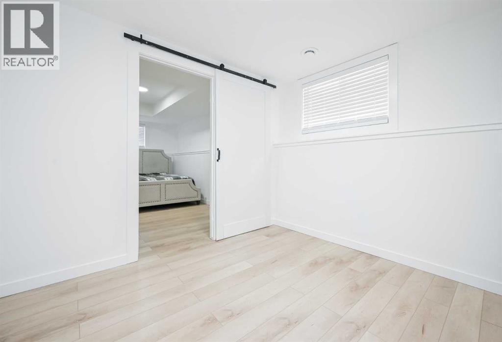 9086 81 Avenue - 24