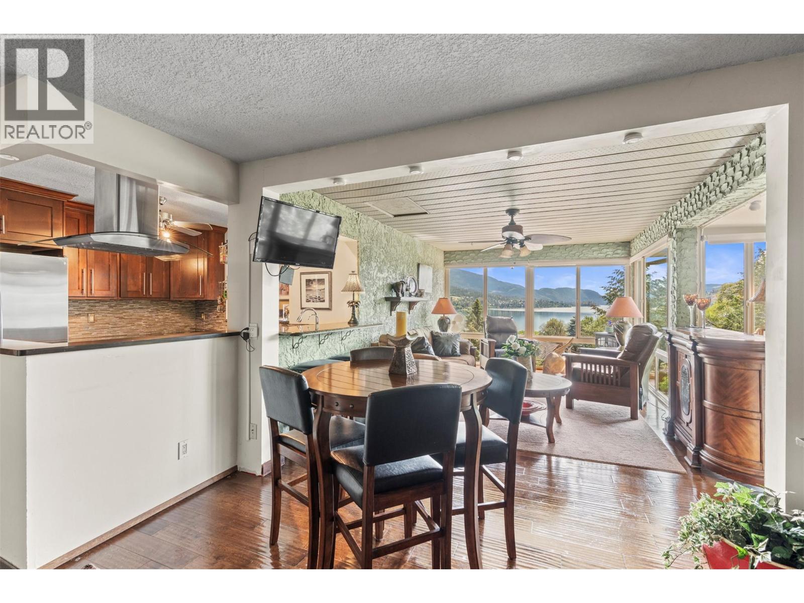 9015 Russet Drive - 17