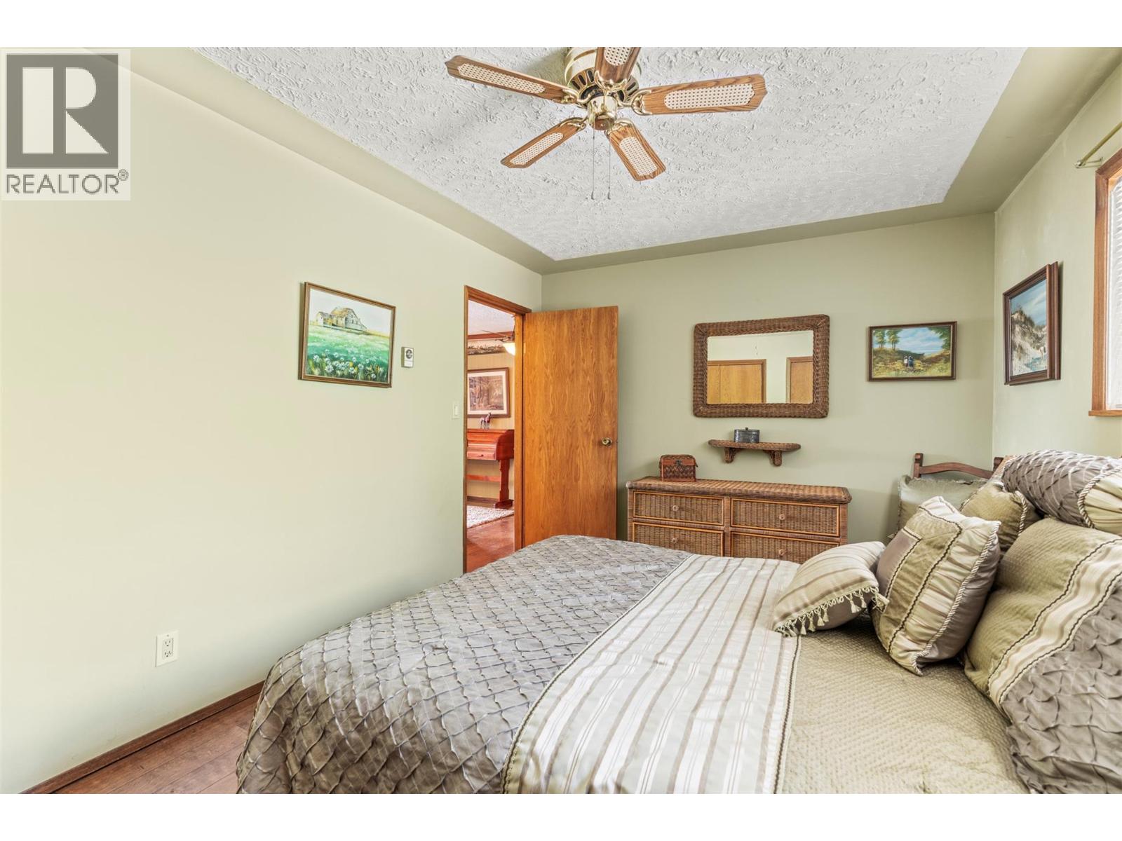 9015 Russet Drive - 28