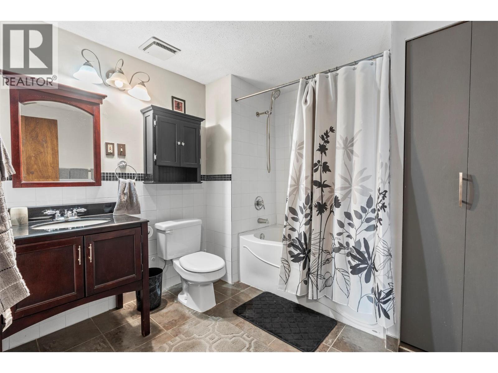 9015 Russet Drive - 38