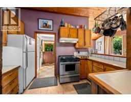 Primary Bedroom - 1416 Robertson Rd, Cortes Island, BC V0P1Z0 Photo 13