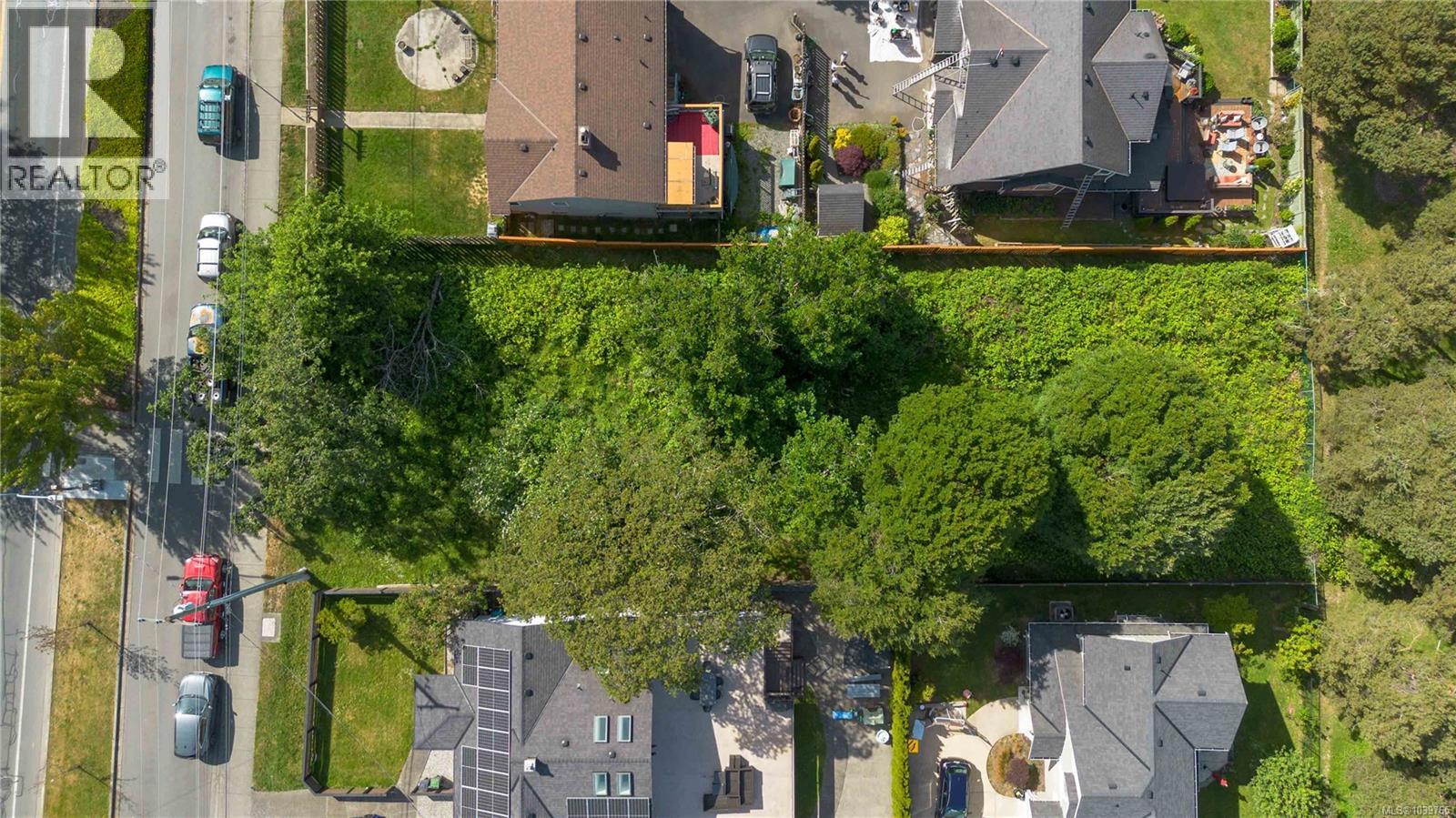 1124 Craigflower Rd - 1