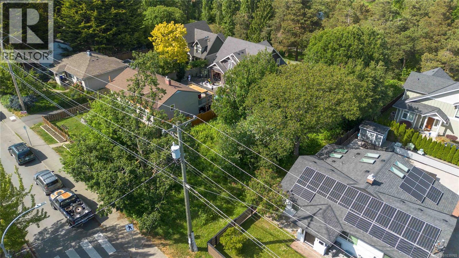 1124 Craigflower Rd - 4