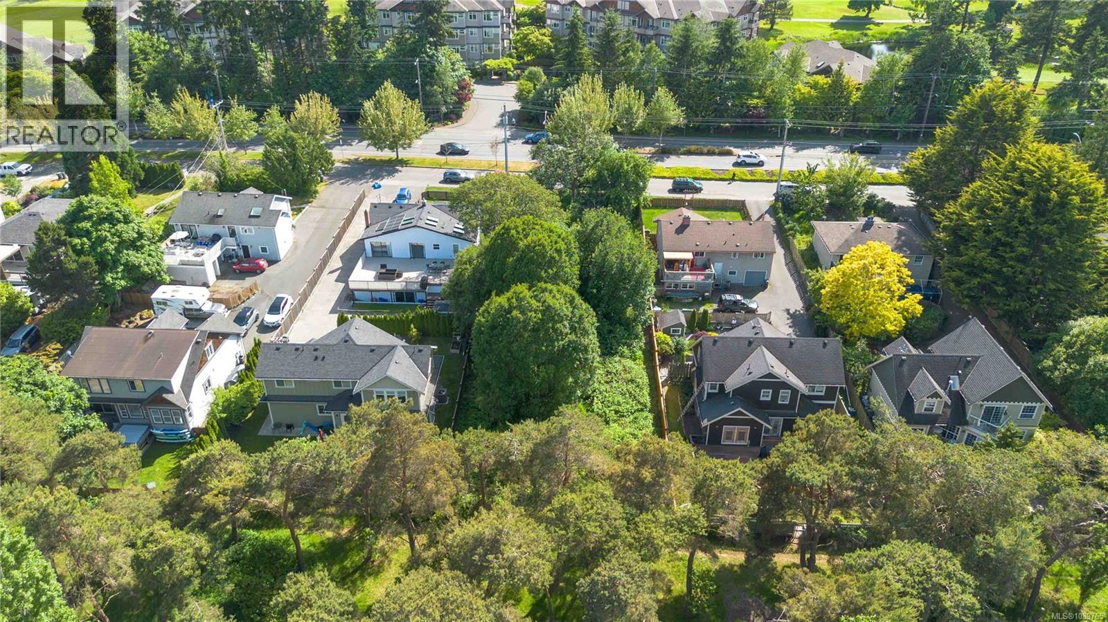 1124 Craigflower Rd - 6