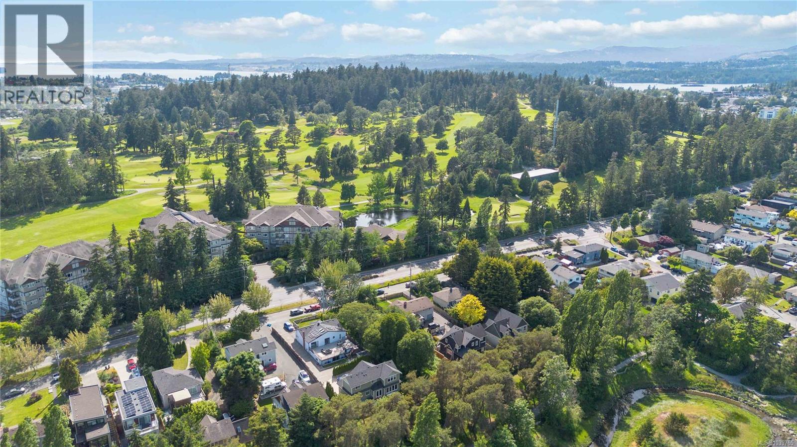 1124 Craigflower Rd - 8