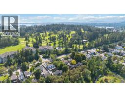 1124 Craigflower Rd, Esquimalt, BC V9A2Y1 Photo 8