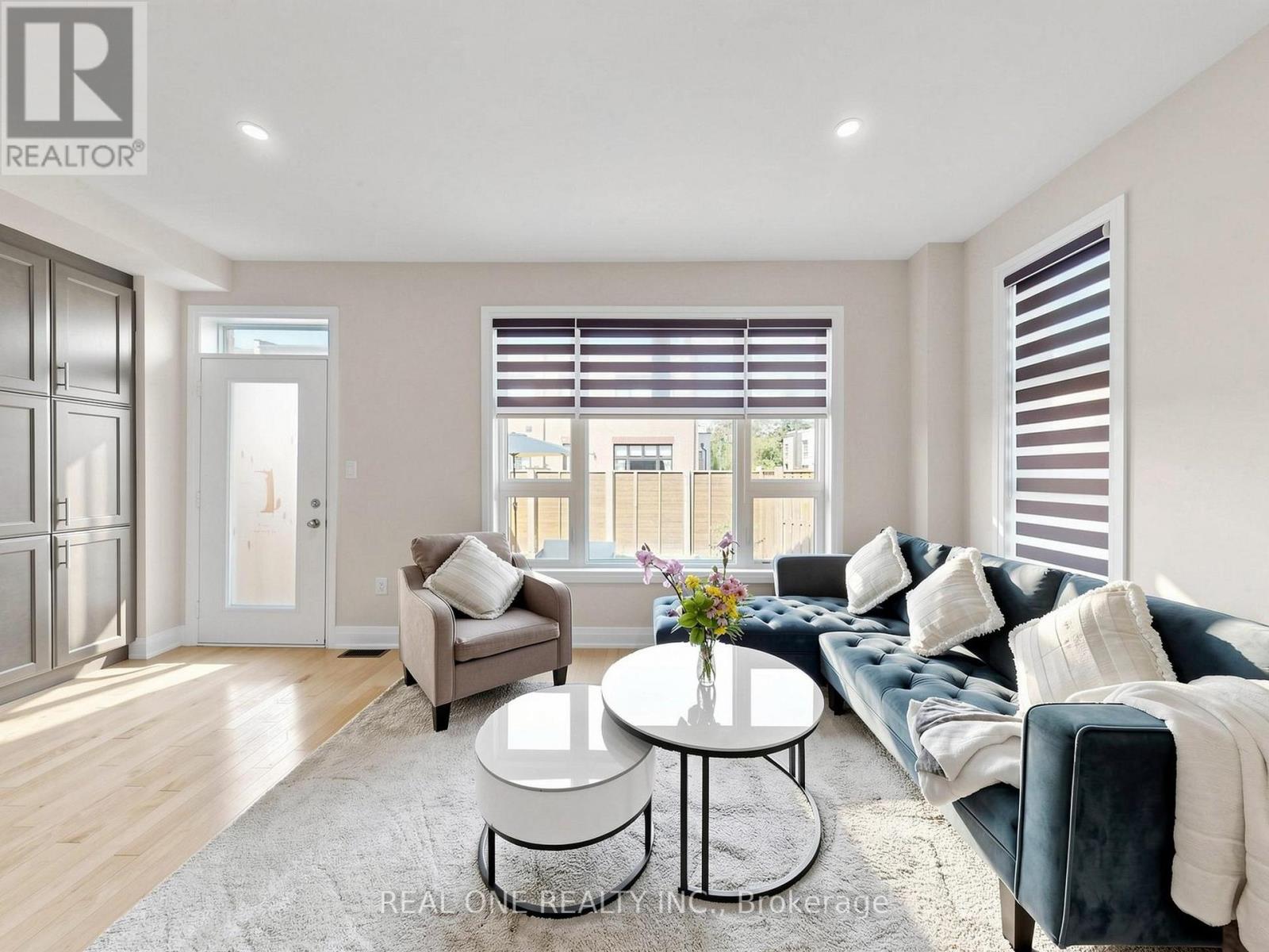85 CAUSLAND LANE - 11