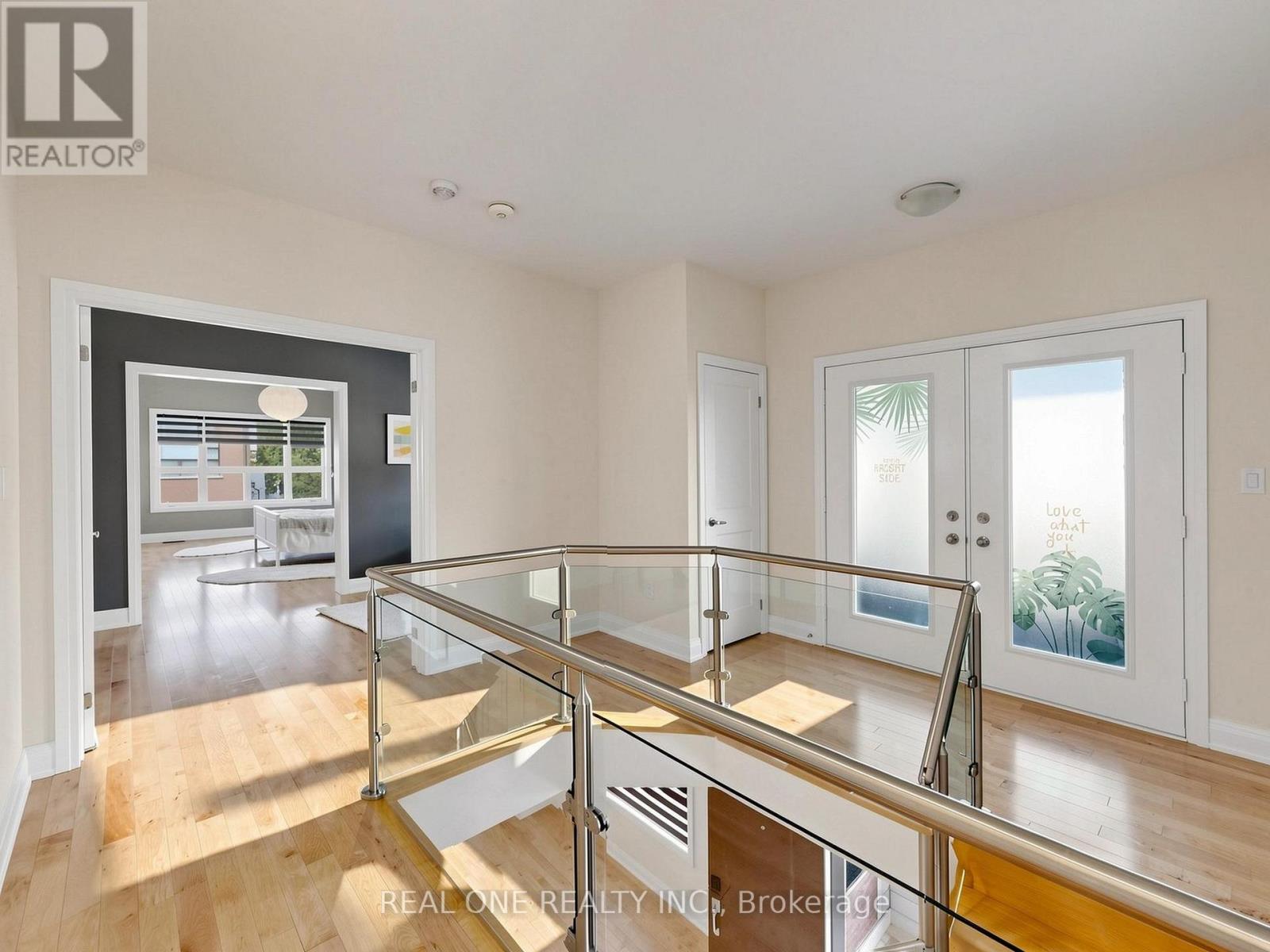 85 CAUSLAND LANE - 20