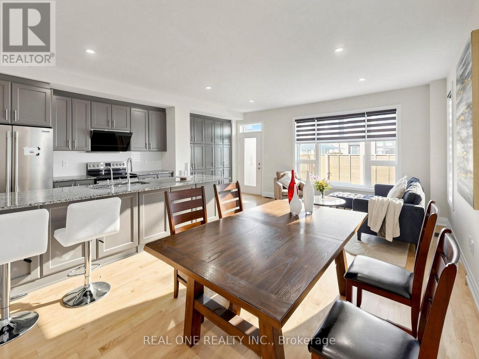 85 CAUSLAND LANE - 15