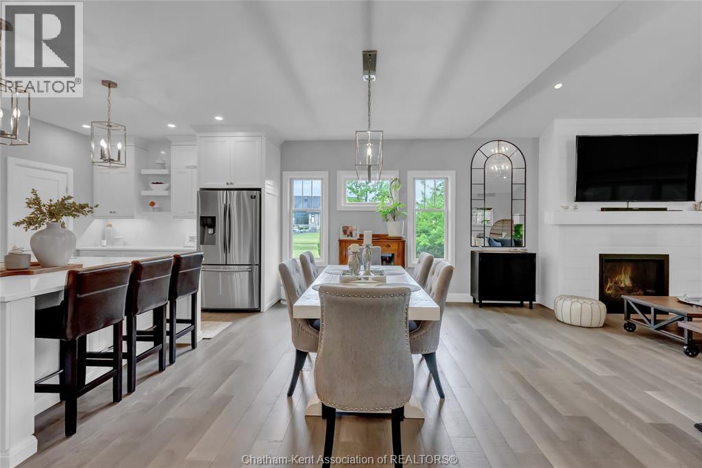21267 Adams CRESCENT - 20