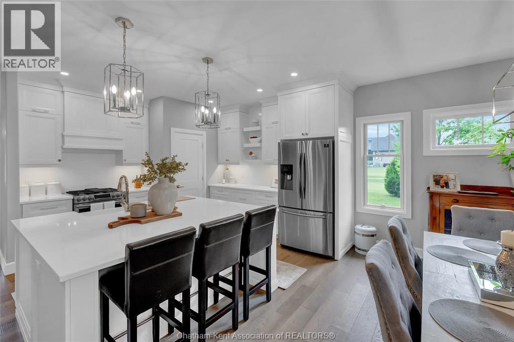 21267 Adams CRESCENT - 22