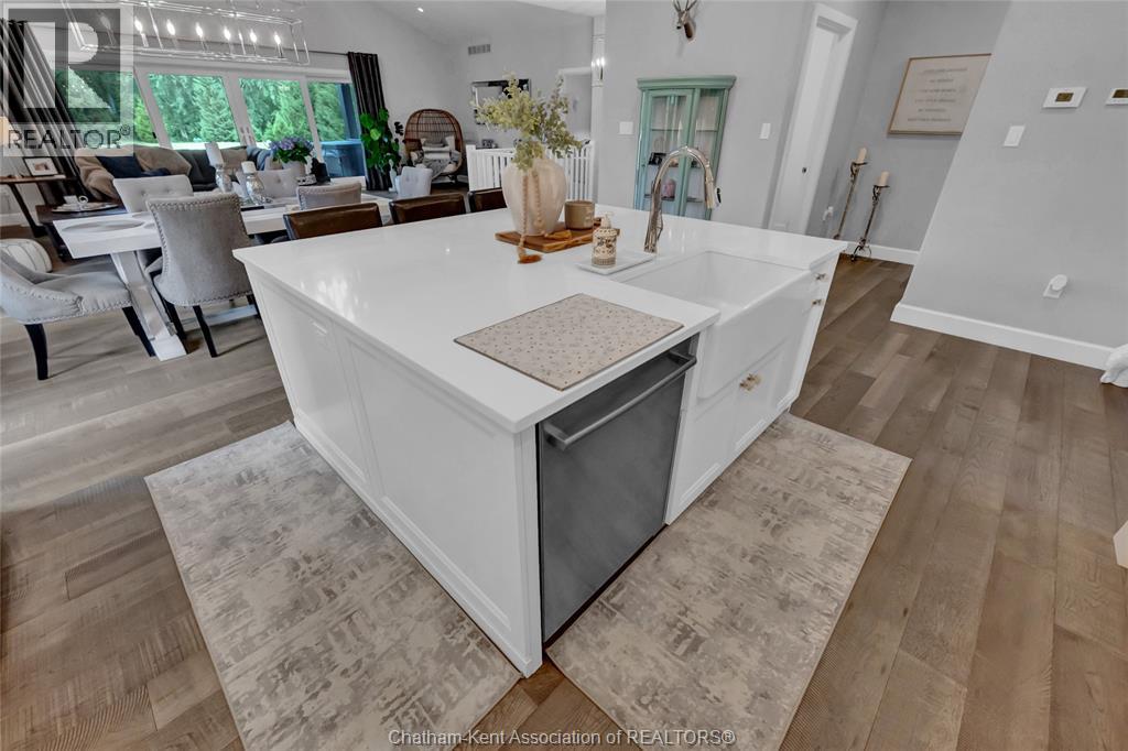 21267 Adams CRESCENT - 24
