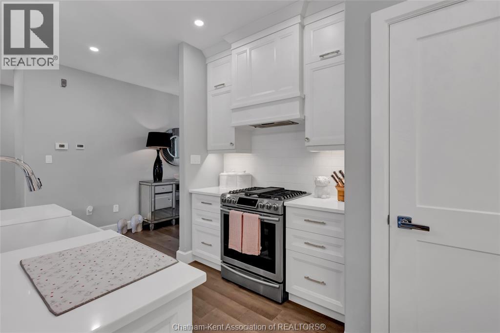 21267 Adams CRESCENT - 26