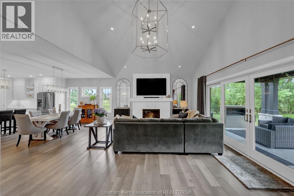 21267 Adams CRESCENT - 29