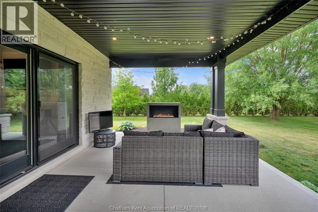 21267 Adams CRESCENT - 32