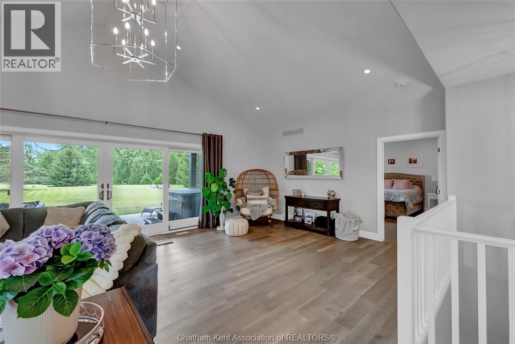 21267 Adams CRESCENT - 33