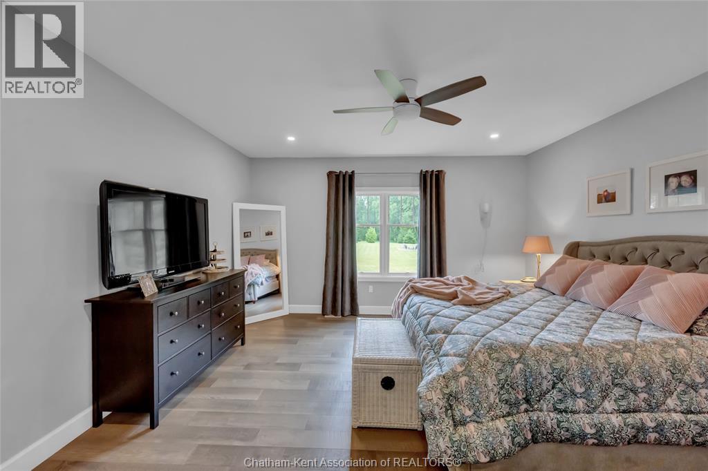 21267 Adams CRESCENT - 35