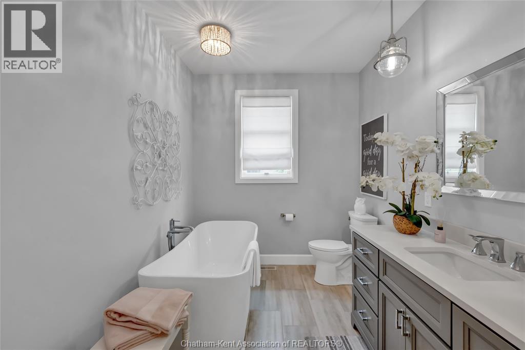 21267 Adams CRESCENT - 38