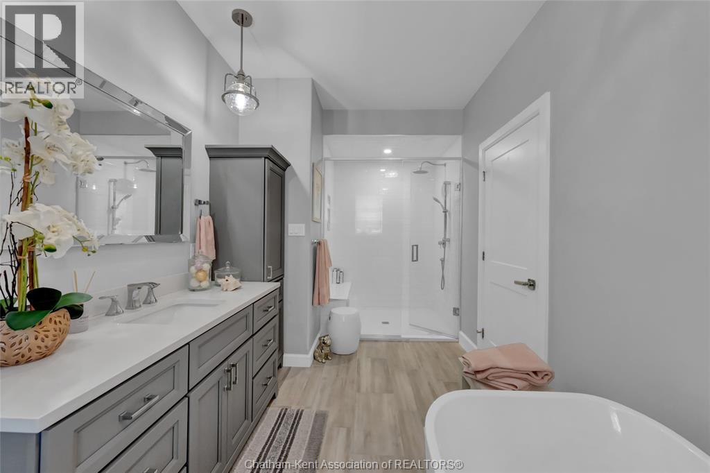 21267 Adams CRESCENT - 40