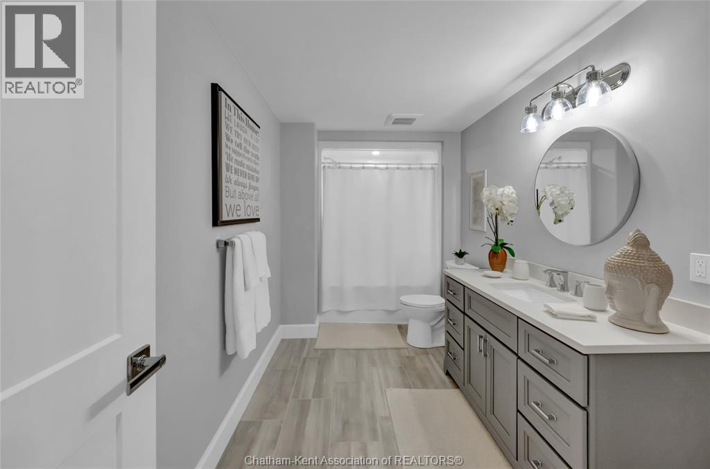 21267 Adams CRESCENT - 46