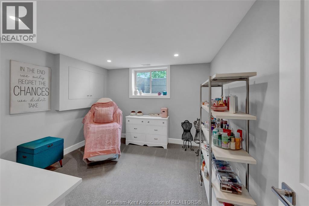 21267 Adams CRESCENT - 47