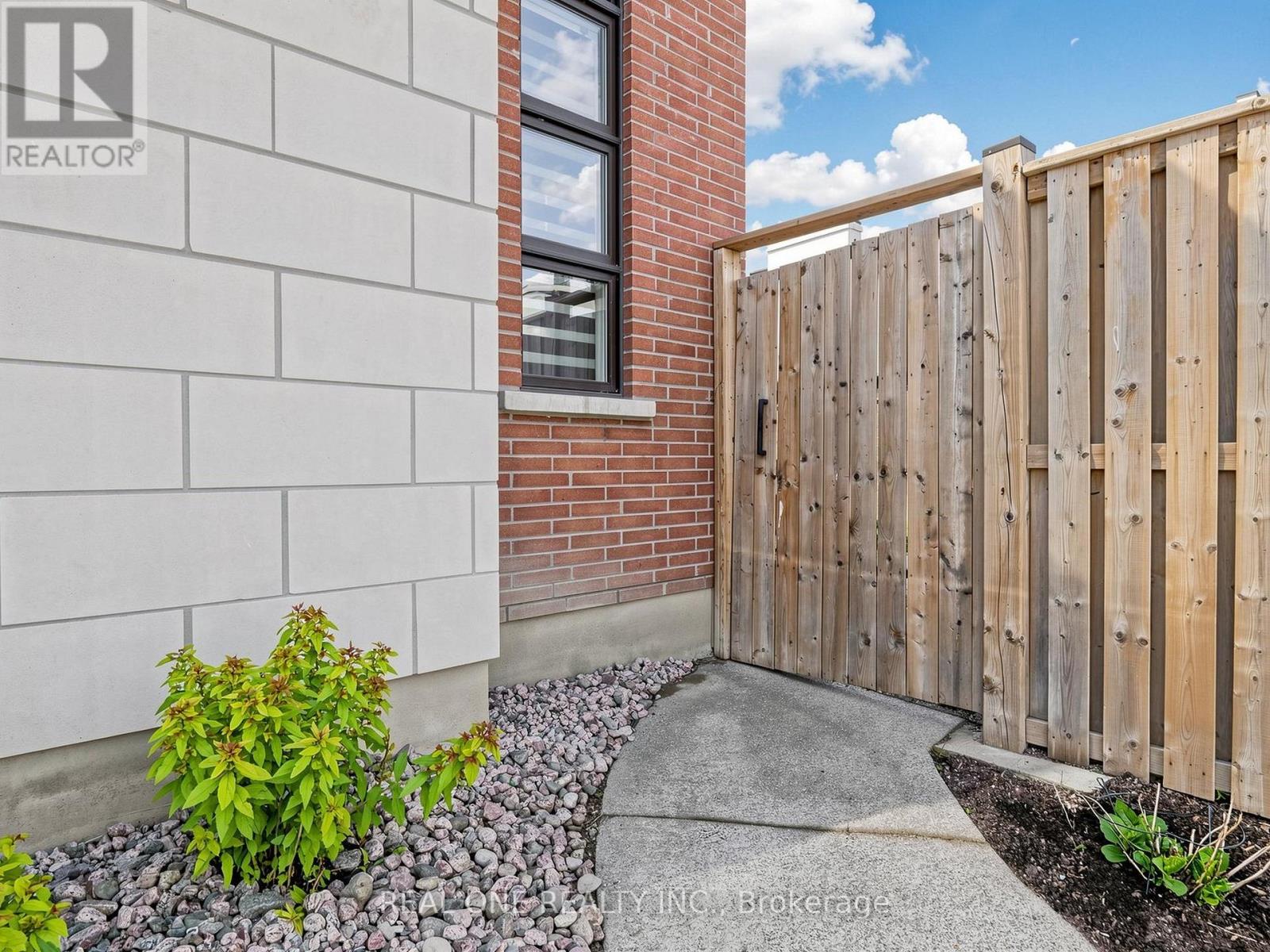 85 CAUSLAND LANE - 48