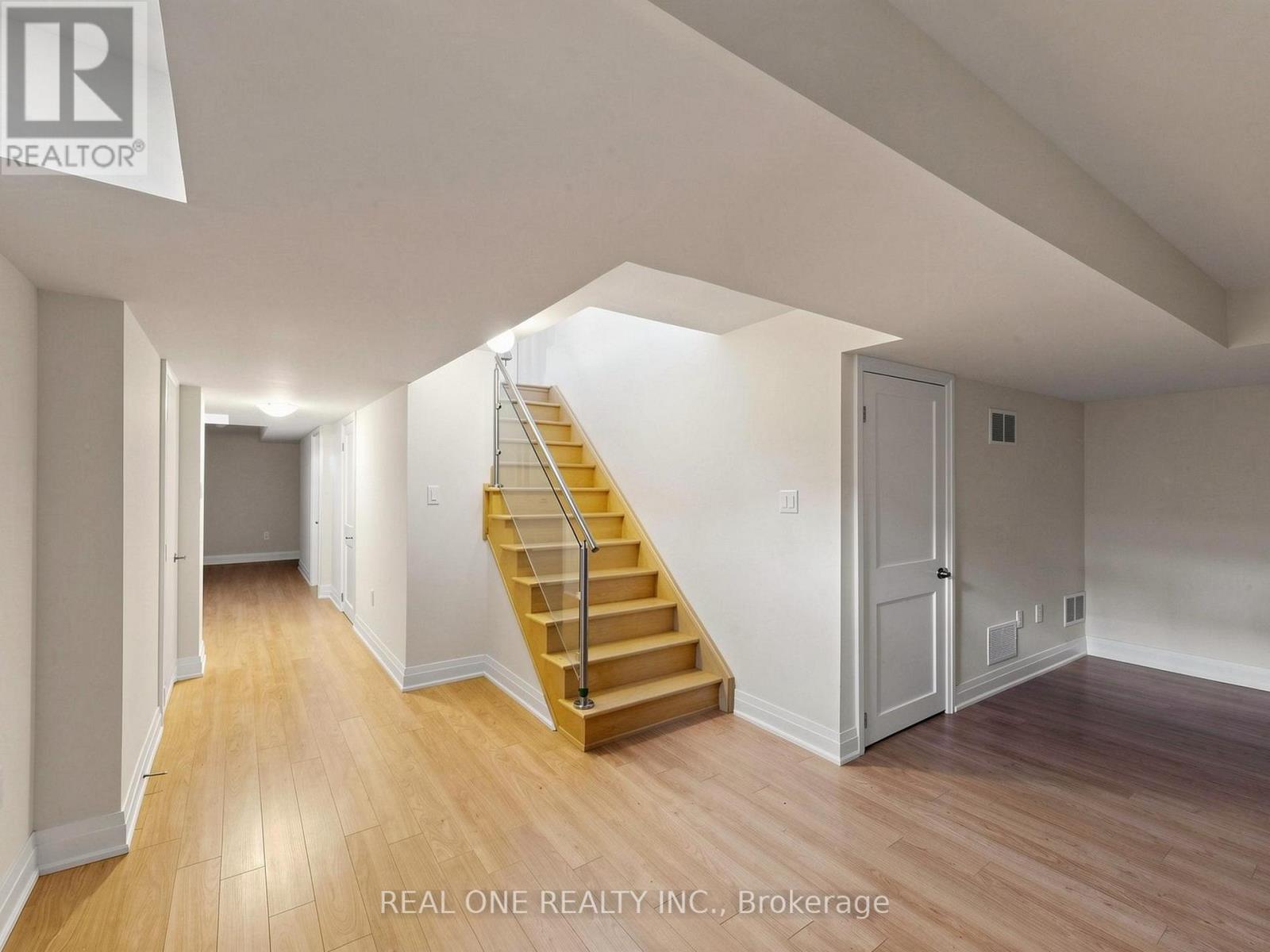85 CAUSLAND LANE - 41