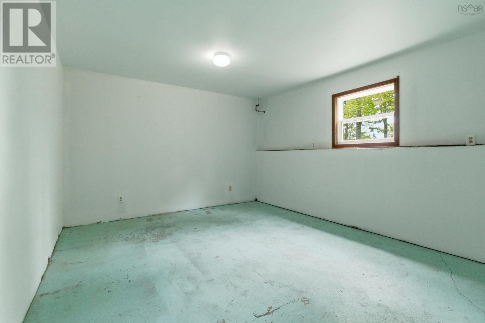 Property 29 of 40 of 979 Walker Road