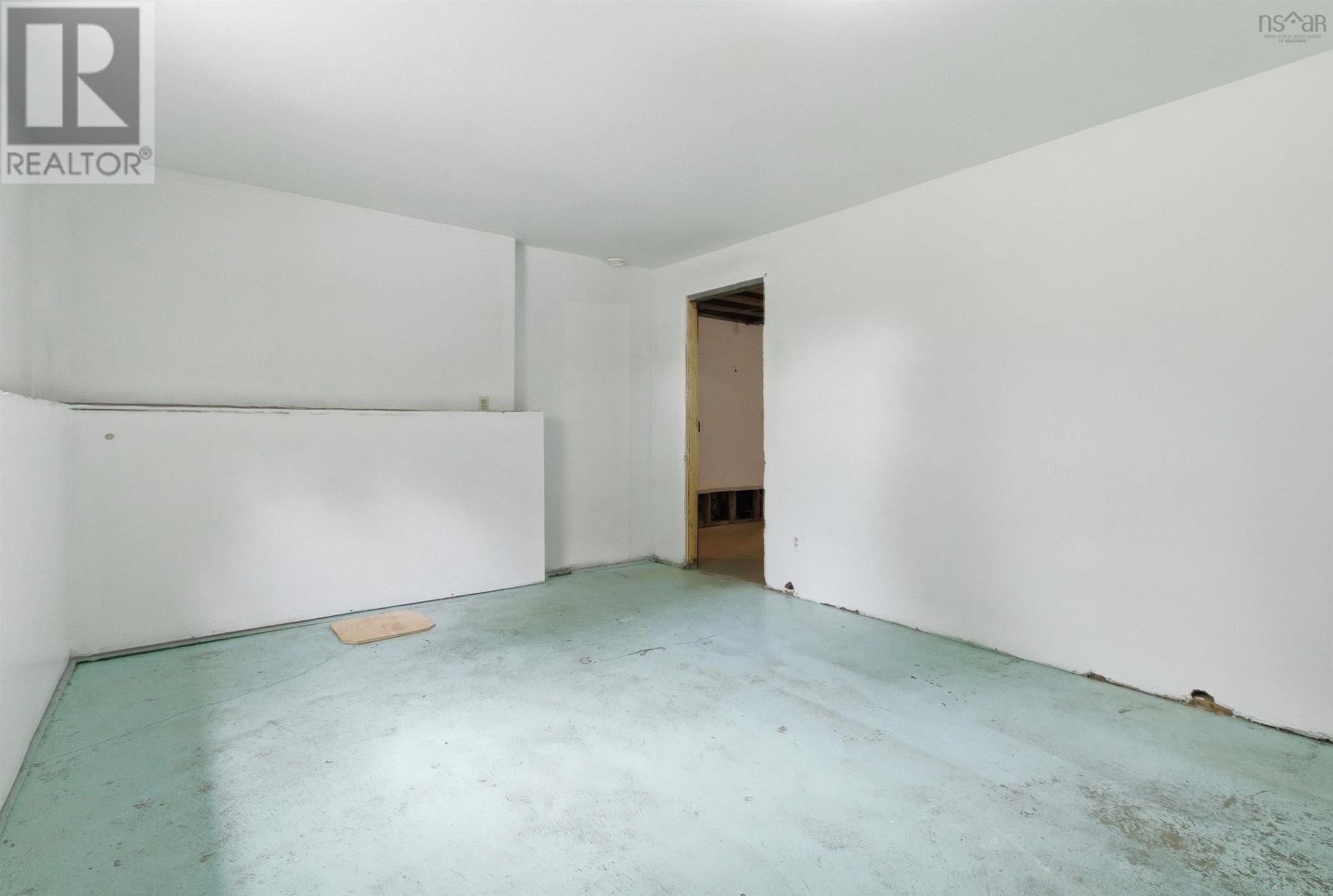 Property 28 of 40 of 979 Walker Road