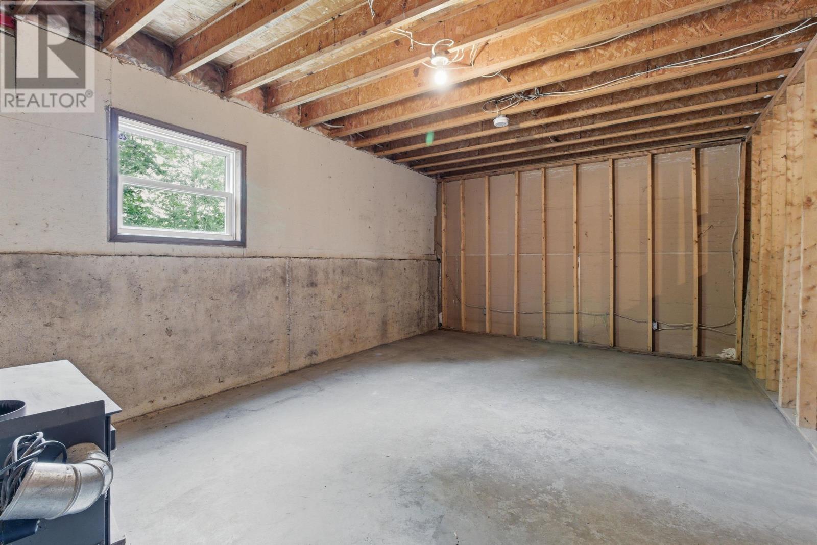Property 32 of 40 of 979 Walker Road