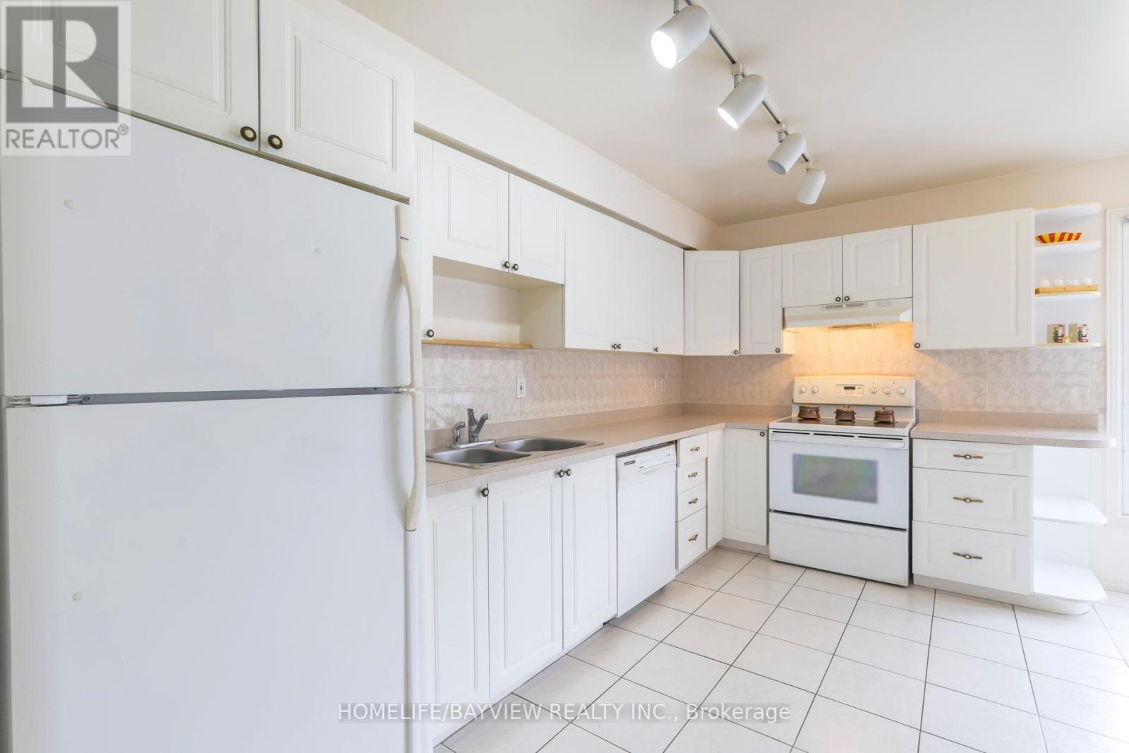 17 STONEHAM ROAD - 15
