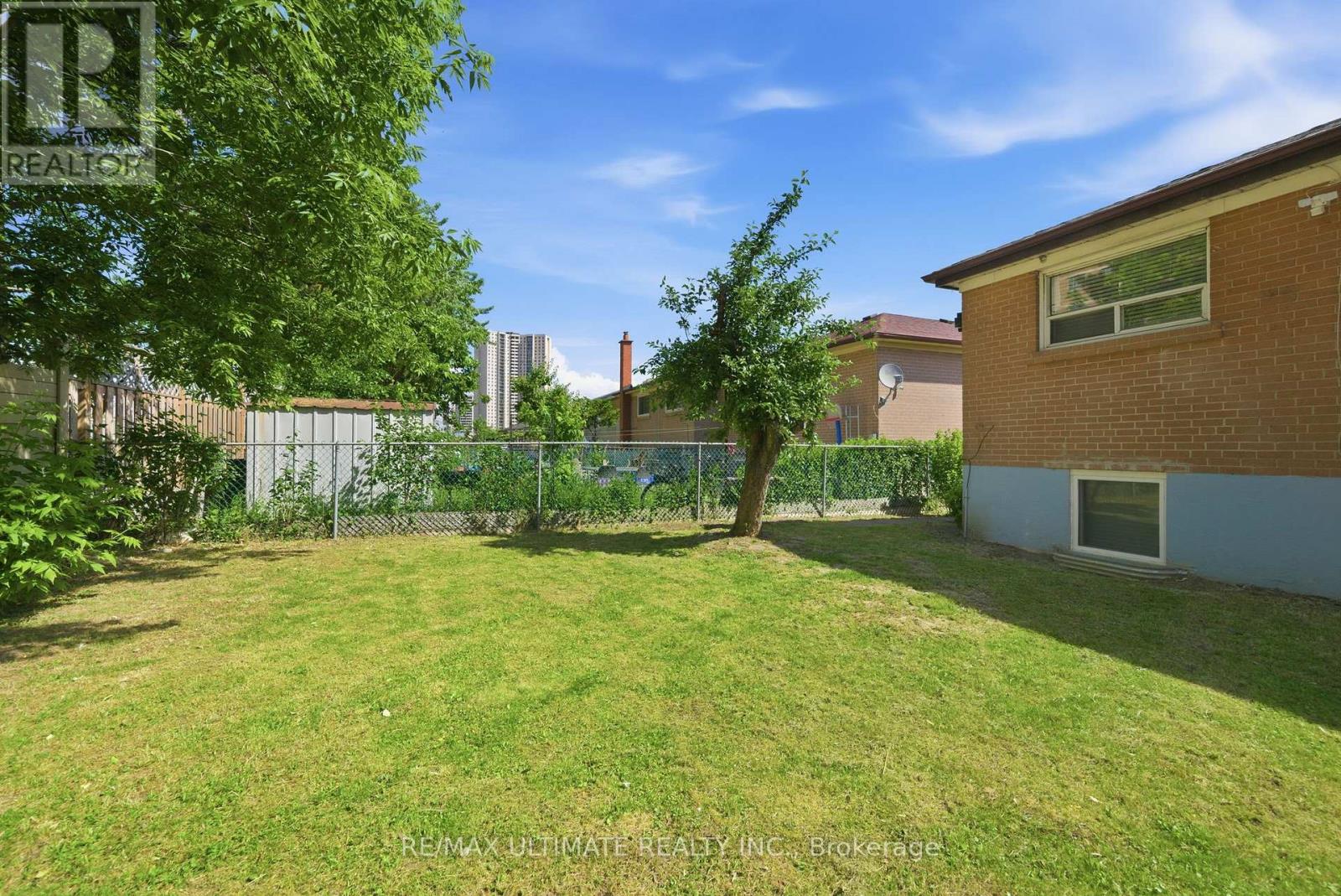 48 VENETIAN CRESCENT - 20