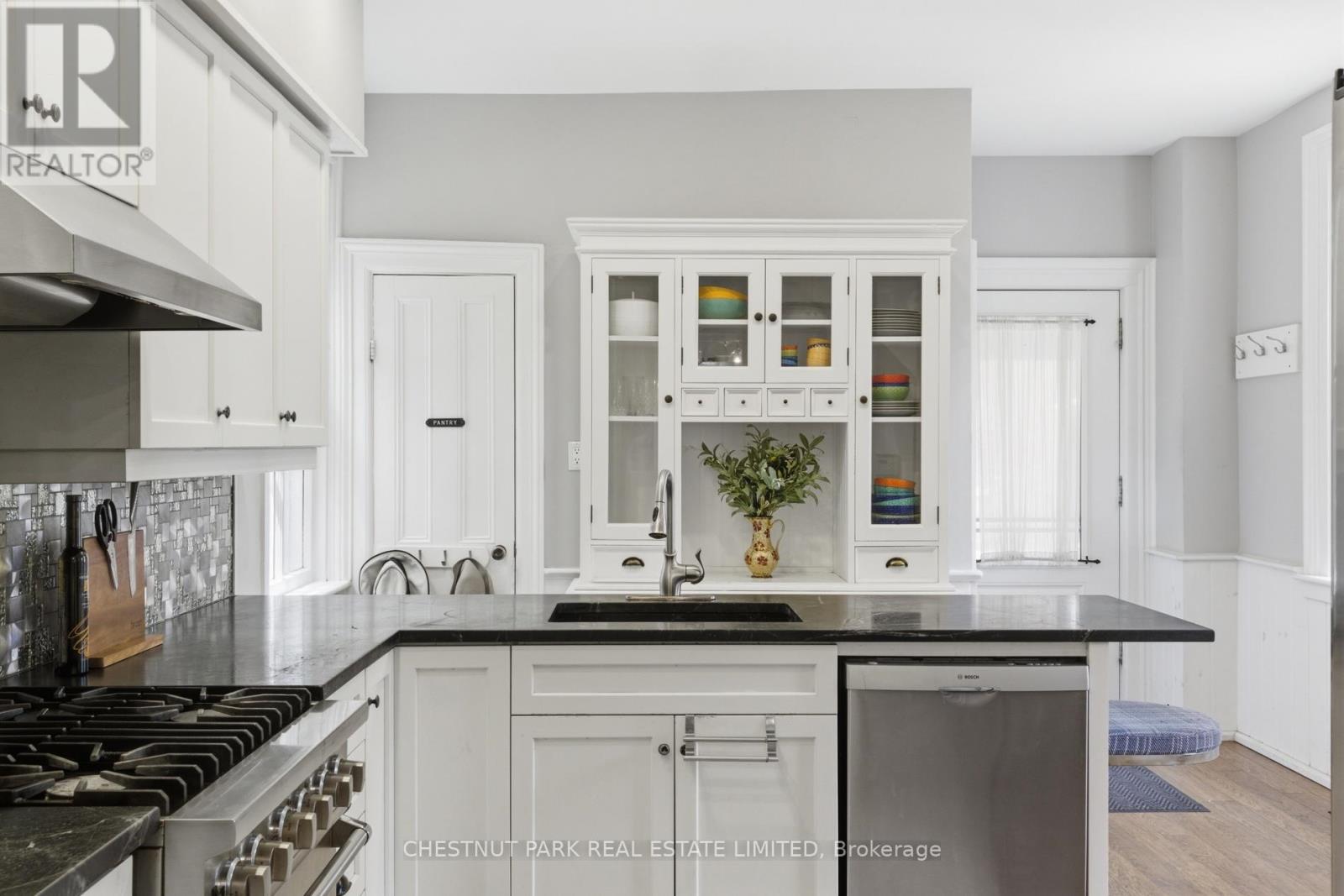 30 SHREWSBURY STREET - Image 17