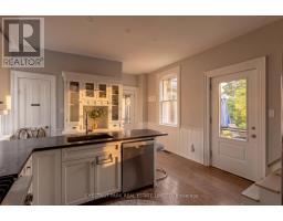 30 Shrewsbury Street, Stratford, ON N5A2V5 Photo 18