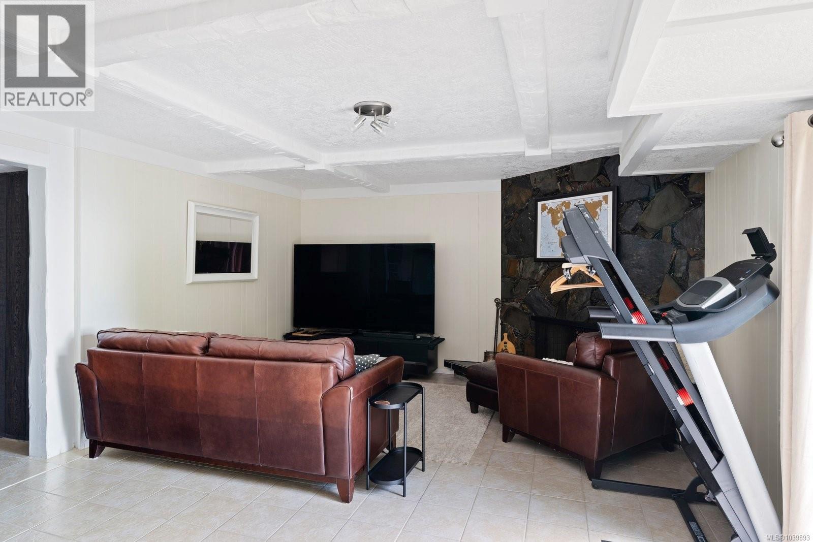 2036 Neptune Rd - 33