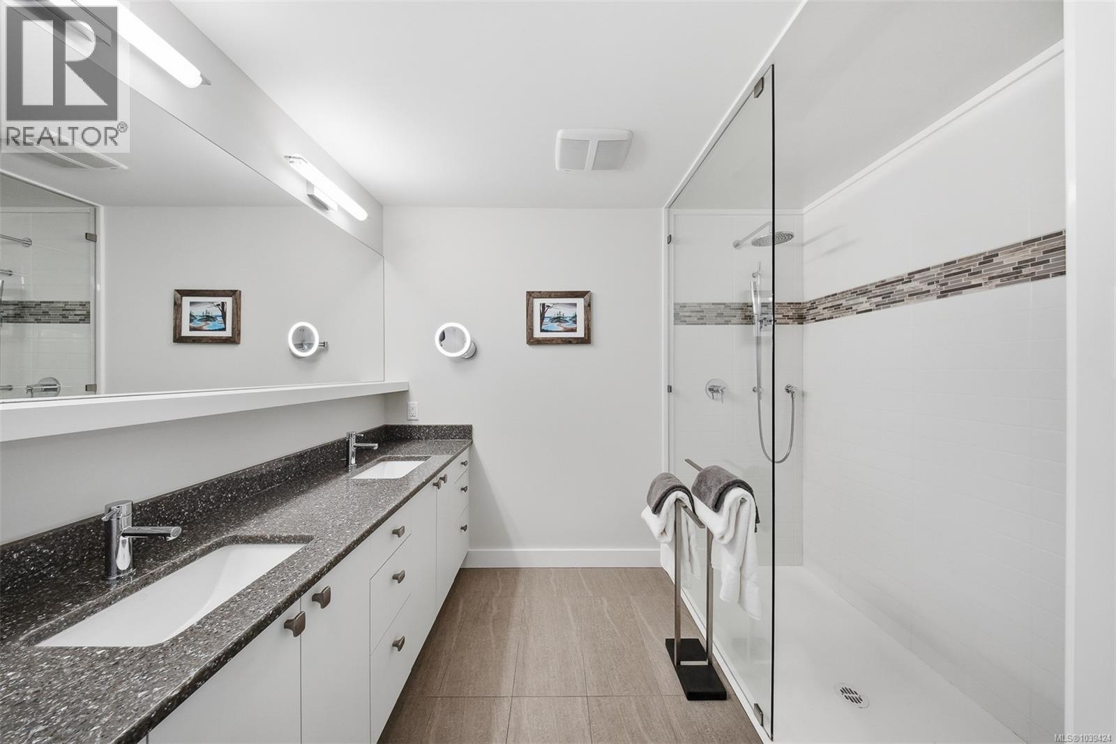  2112 Granite Street, Oak Bay