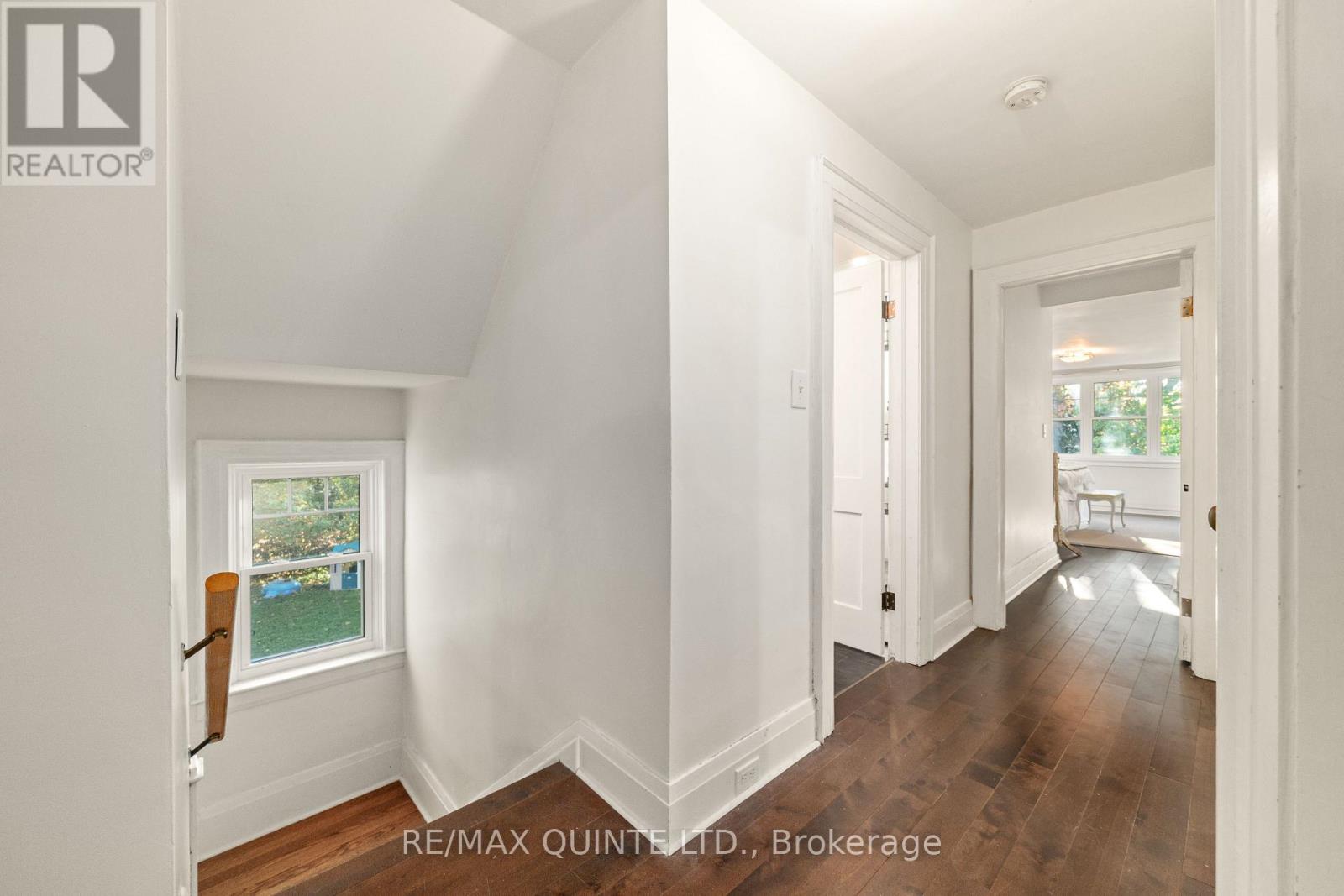 126 DUFFERIN AVENUE - 21