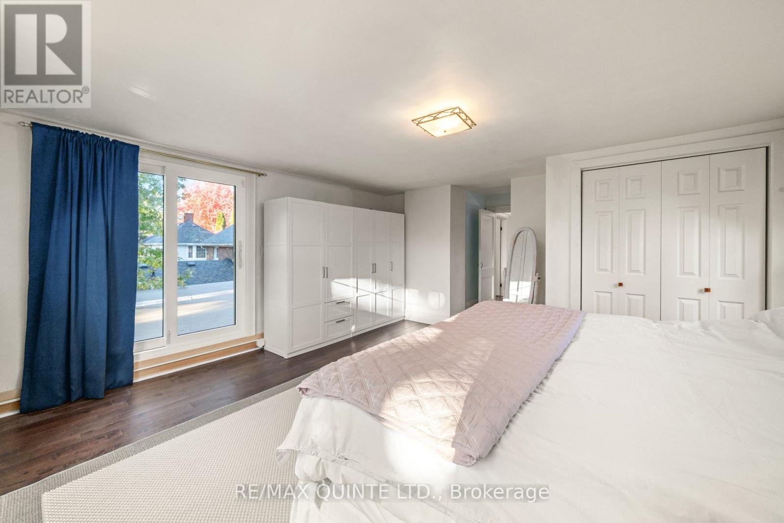 126 DUFFERIN AVENUE - 23