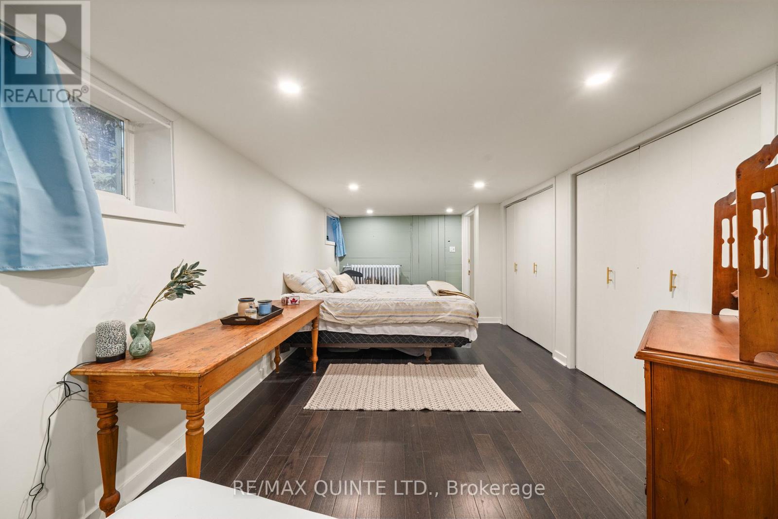 126 DUFFERIN AVENUE - 36